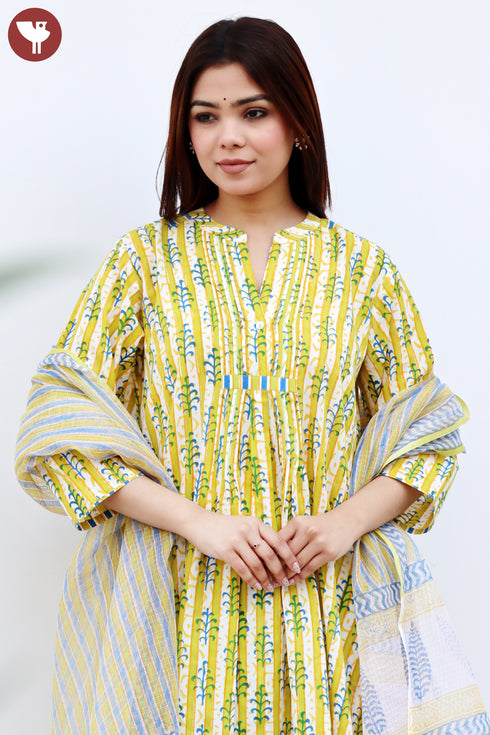 Cambric Cotton Kurta Pant With Dupatta In Floral Block Print