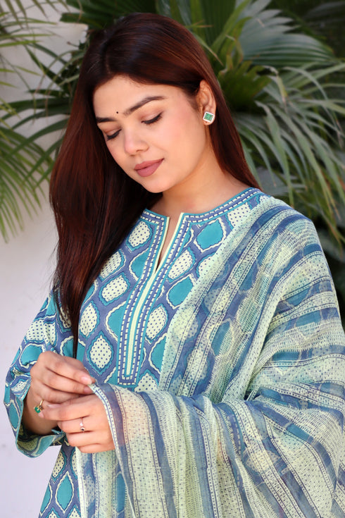 Bizzy Lizzy Kurta Pant Set With Kota Dupatta In Block Print