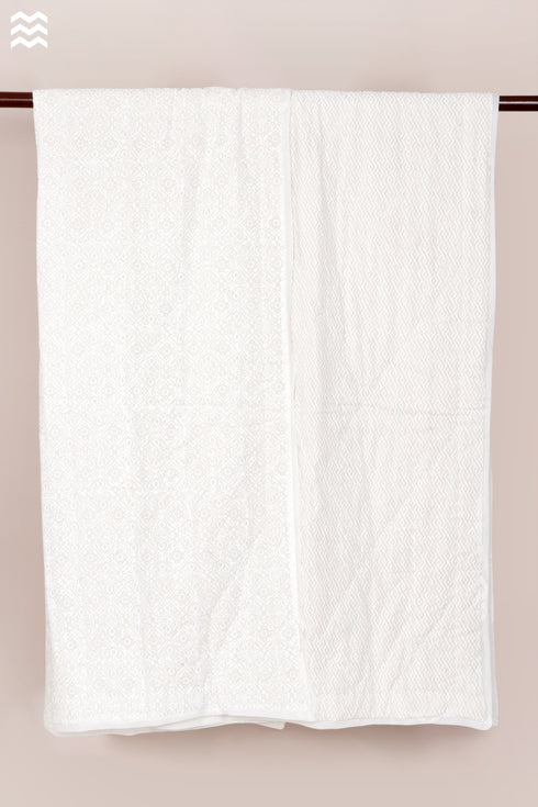 Mulmul Cotton Quilt In Ivory Block Print