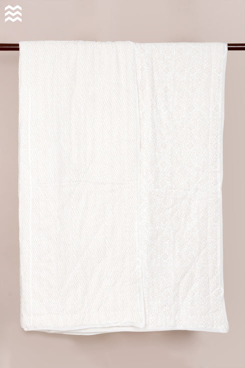 Mulmul Cotton Quilt In Ivory Block Print