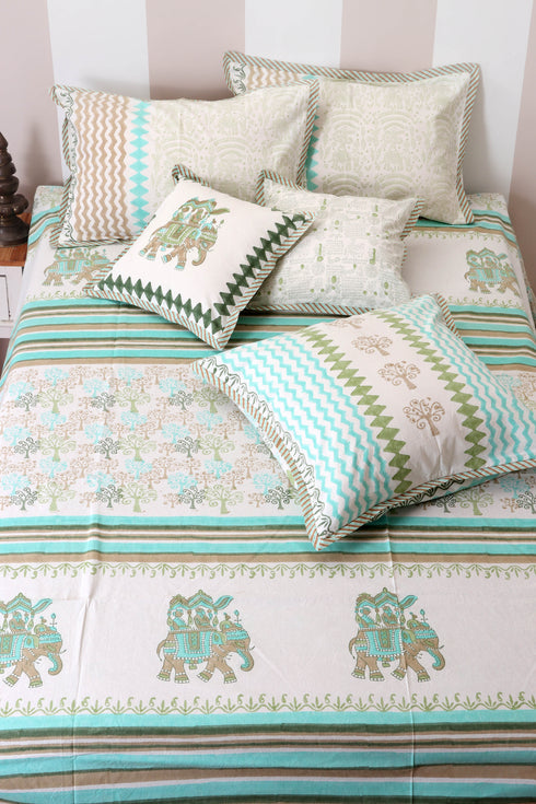 Mulmul Cotton Quilt In Graphic Block Print