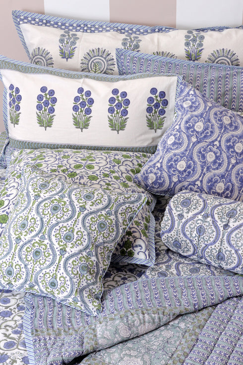 Mulmul Cotton Quilt In Floral Block Print