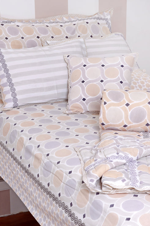 Mulmul Cotton Quilt In Graphic Block Print