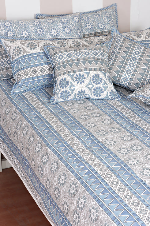 Mulmul Cotton Quilt in Floral Block Print