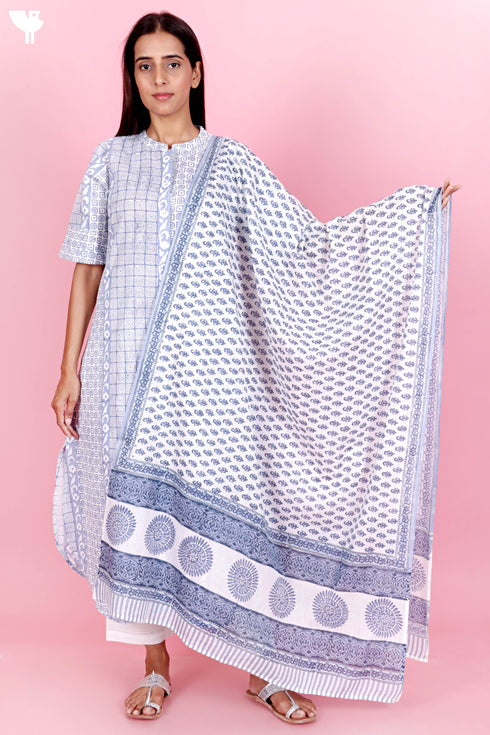 Mulmul Cotton Dupatta In Floral Block Print