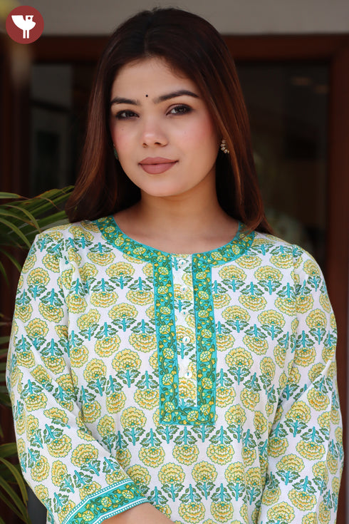 Cambric Cotton Kurta And Pant Set In Floral Print