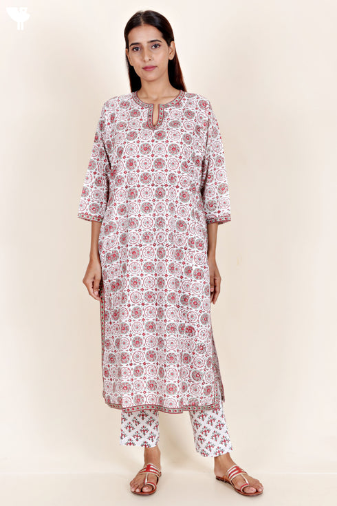 Bizzy Lizzy Kurta Pant Set With Chiffon Dupatta In Block Print