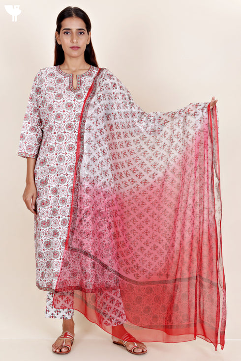 Bizzy Lizzy Kurta Pant Set With Chiffon Dupatta In Block Print