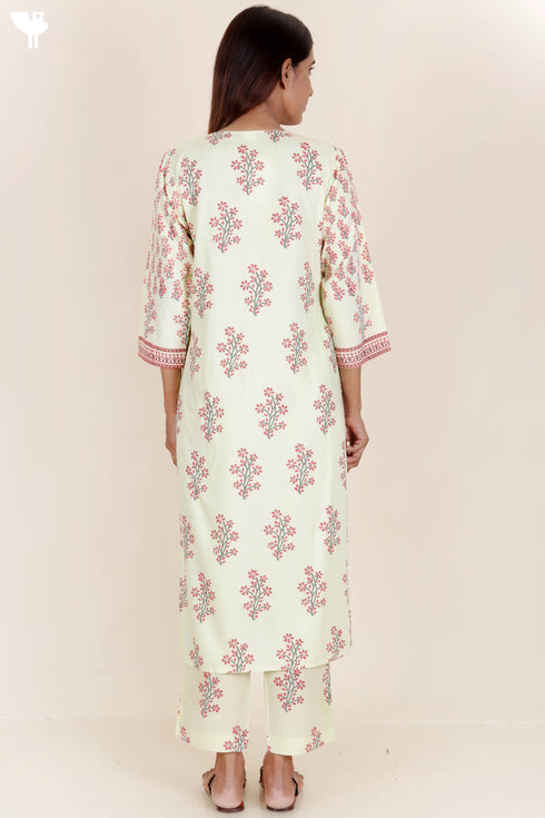 Bizzy Lizzy Cotton Kurta Pant Set With Chiffon Dupatta In Block Print