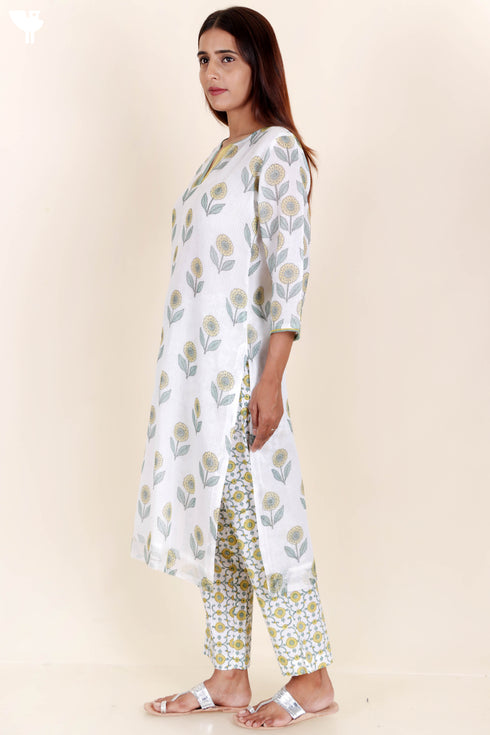Kota Doria Kurta Pant Set With Chiffon Dupatta In Block Print