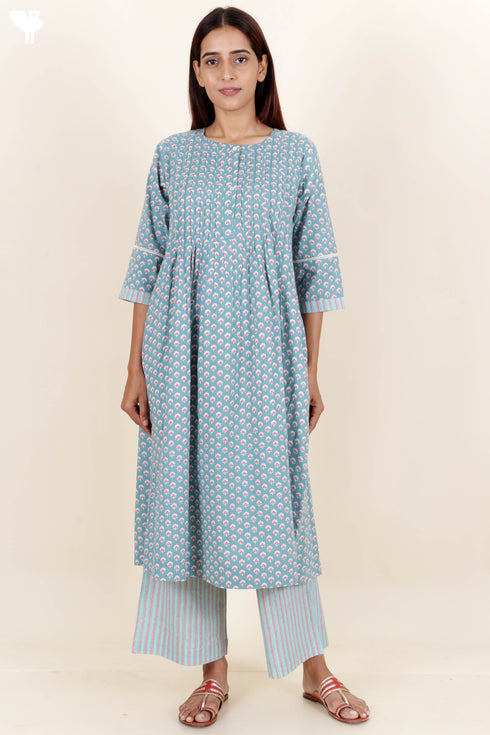 Cambric Cotton Kurta And Pant Set In Floral Print