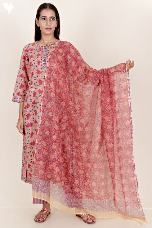 Slub Cotton Kurta Pant With Kota Doria Dupatta in Block Print