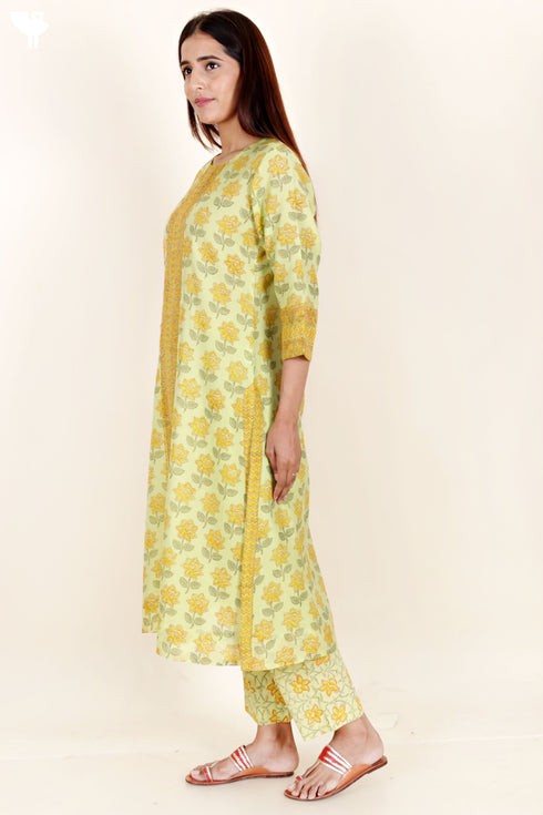 Chanderi Silk Kurta And Pant Set With Block Print