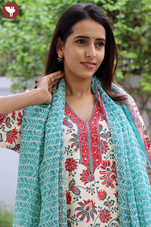 Bizzy Lizzy Kurta Pant With Dupatta In Floral Block Print