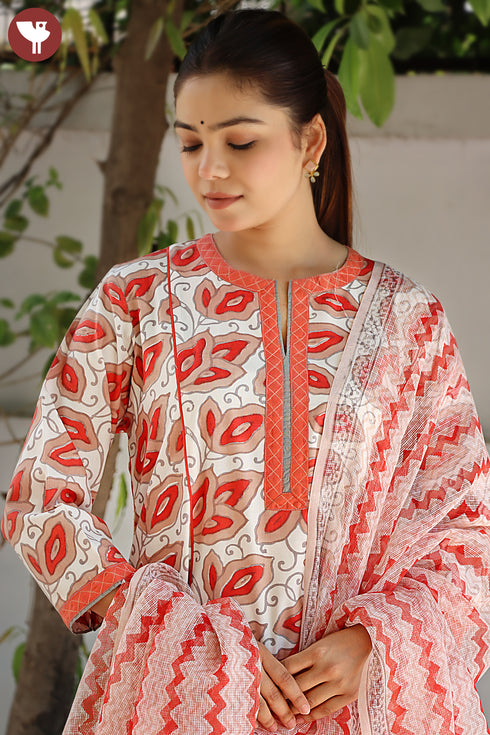 Bizzy Lizzy Coral Red Kurta Pant With Dupatta In Floral Block Print