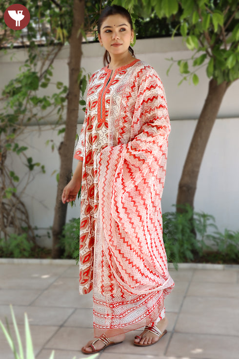 Bizzy Lizzy Coral Red Kurta Pant With Dupatta In Floral Block Print