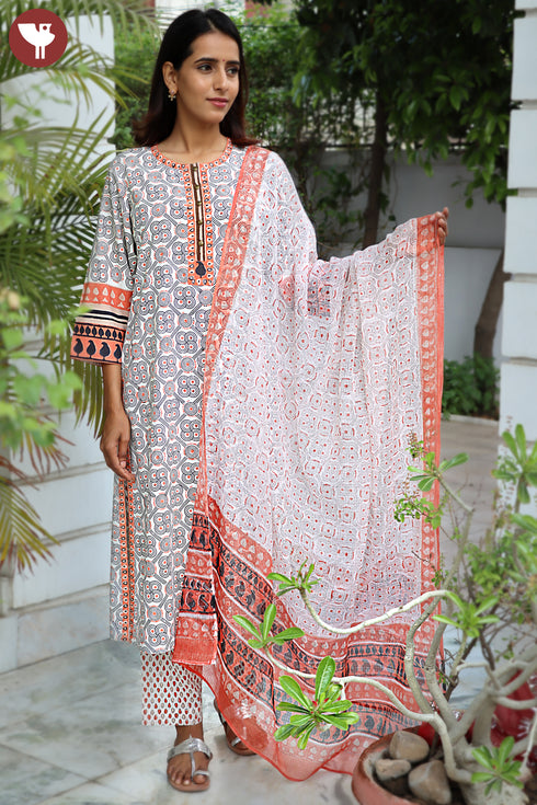 Bizzy Lizzy Kurta Pant With Dupatta In Block Print