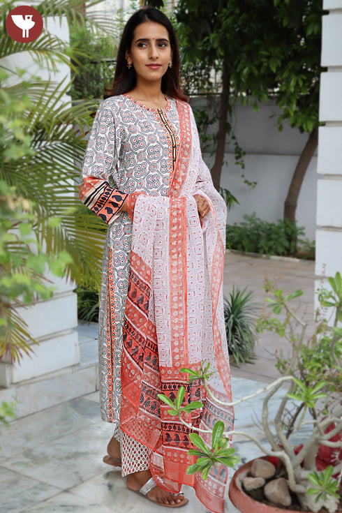 Bizzy Lizzy Kurta Pant With Dupatta In Block Print
