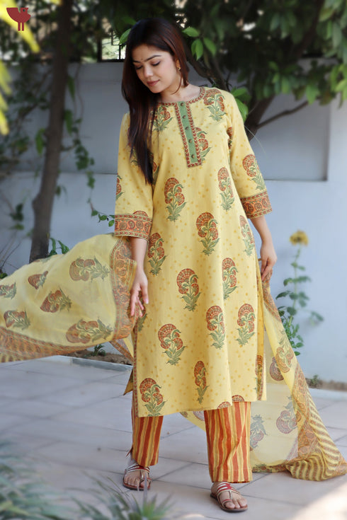 Khaadi Cotton Kurta Pant And Dupatta Set In Block Print