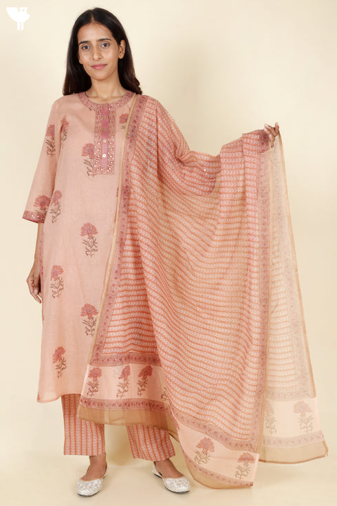 Mulmul Cotton Kurta Pant And Dupatta Set In Block Print