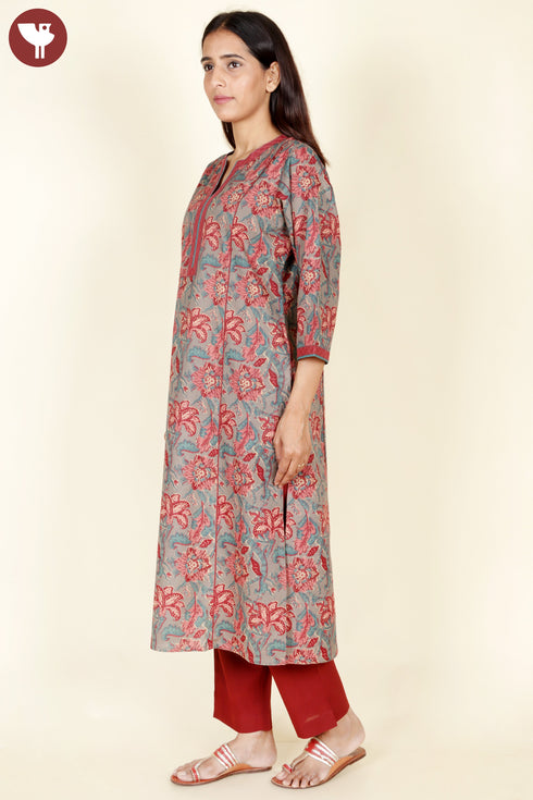 Cambric Cotton Ash Grey Kurta And Pant Set In Floral Block Print