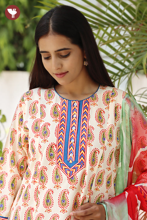 Bizzy Lizzy Kurta Pant with Dupatta Set in Floral Block Print