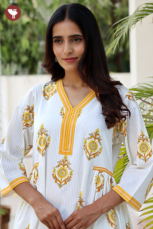 Cotton Stripe Kurta And Pant Set In Floral Block Print
