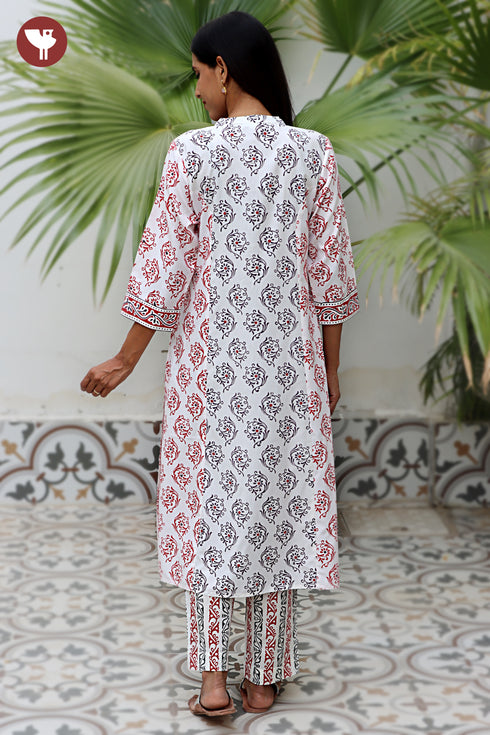 Bizzy Lizzy White Kurta Pant with Dupatta In Floral Block Print