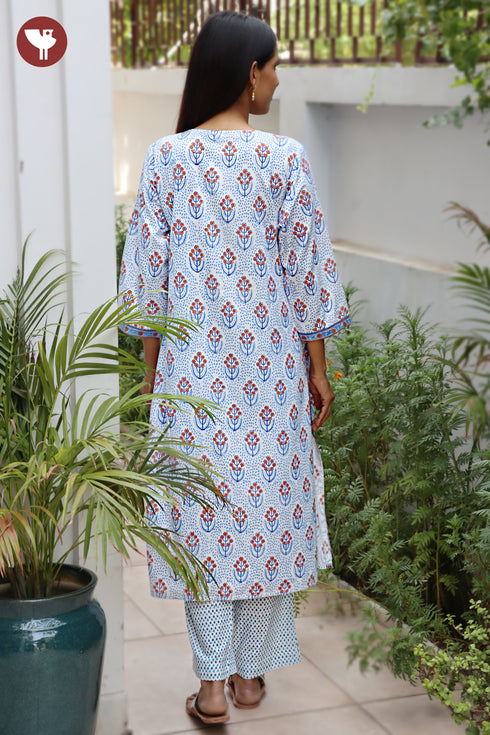 Bizzy Lizzy White Kurta Pant with Dupatta in Floral Block Print