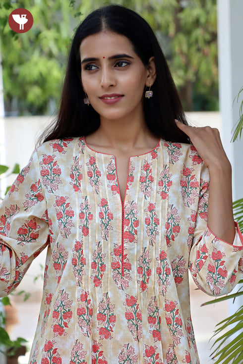 Cambric Cotton Kurta And Pant Set In Floral Print
