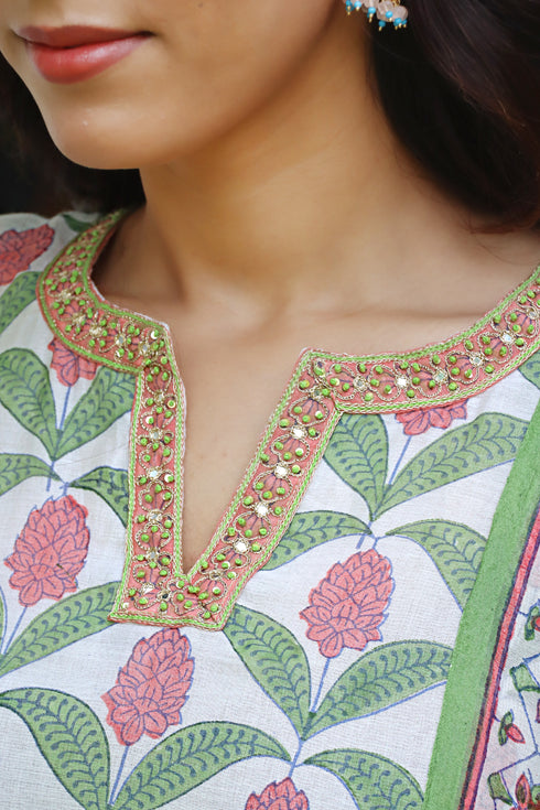 Chanderi Silk Kurta Pant with Dupatta in Embroidered & Floral Block Print