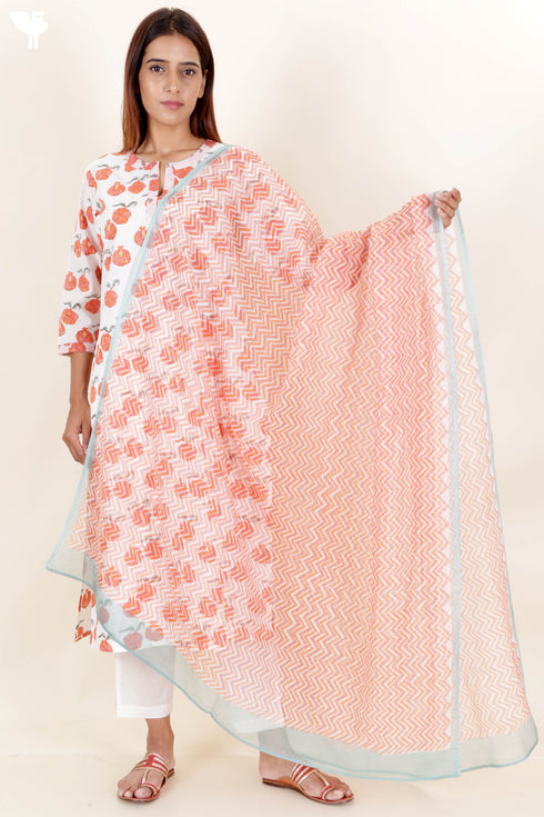 Cambric Cotton Kurta With Kota Dupatta In Floral Block Print