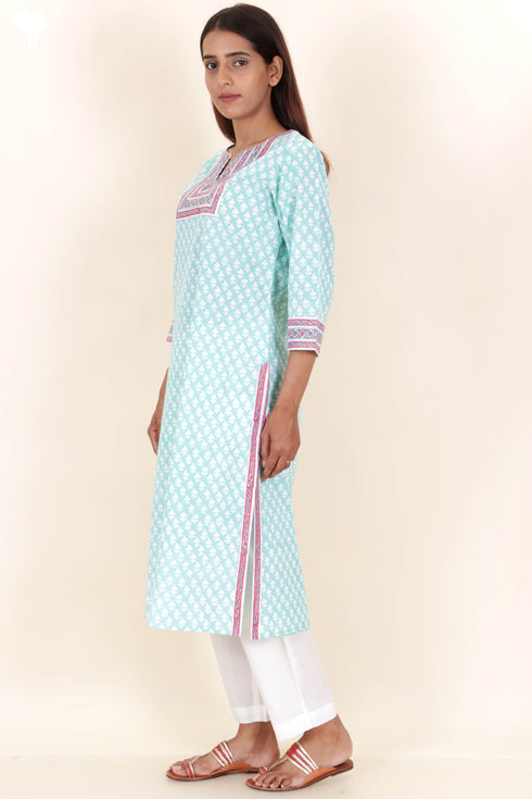 Cambric Cotton Kurta With Kota Dupatta In Floral Block Print