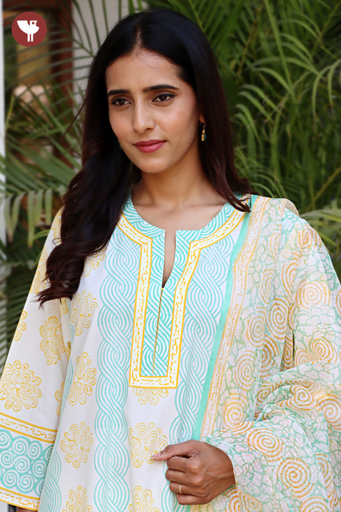 Bizzy Lizzy Kurta Dupatta Set In Floral Block Print