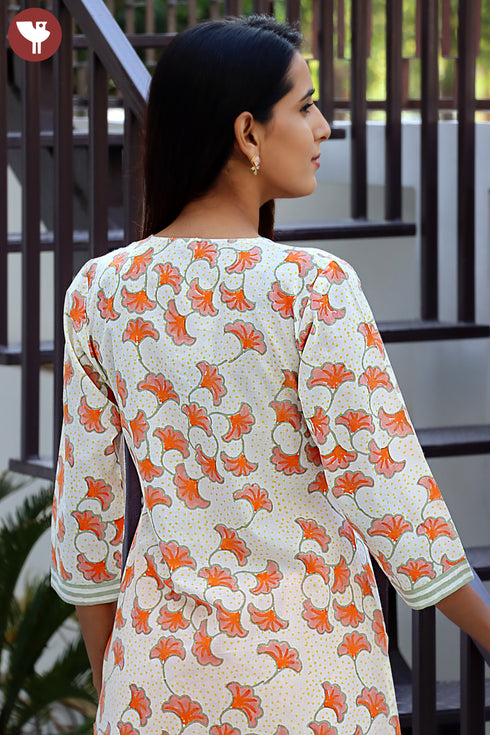 Cambric Cotton Cream Kurta In Floral Block Print