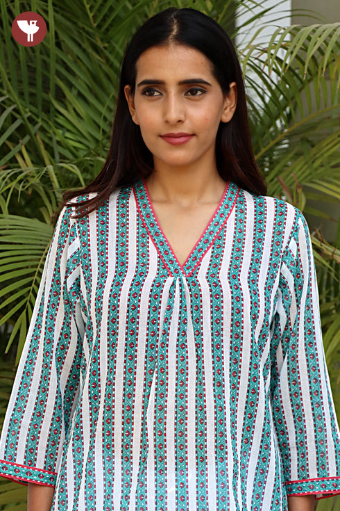 Mul Mul Cotton Kurta in Stripe Border Screen Print