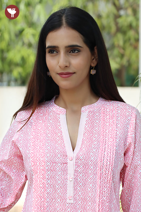 Cambric Cotton Pintuck Kurta in Screen Print