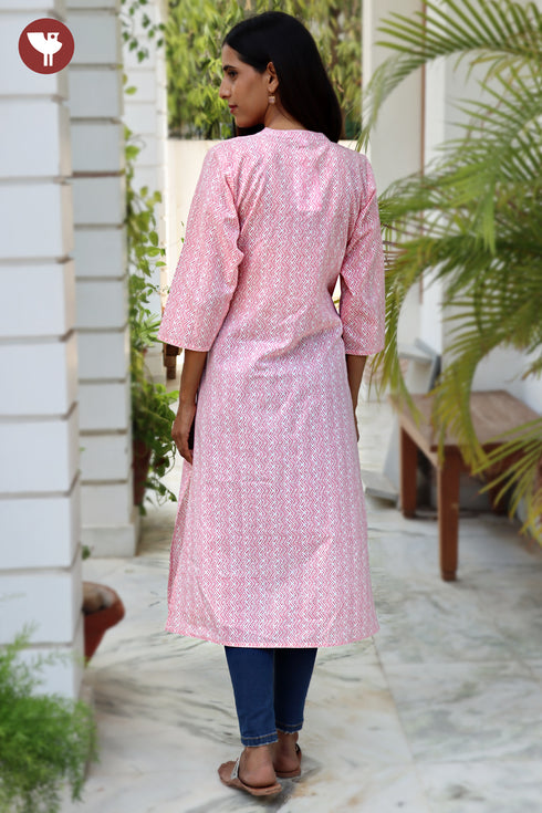 Cambric Cotton Pintuck Kurta in Screen Print