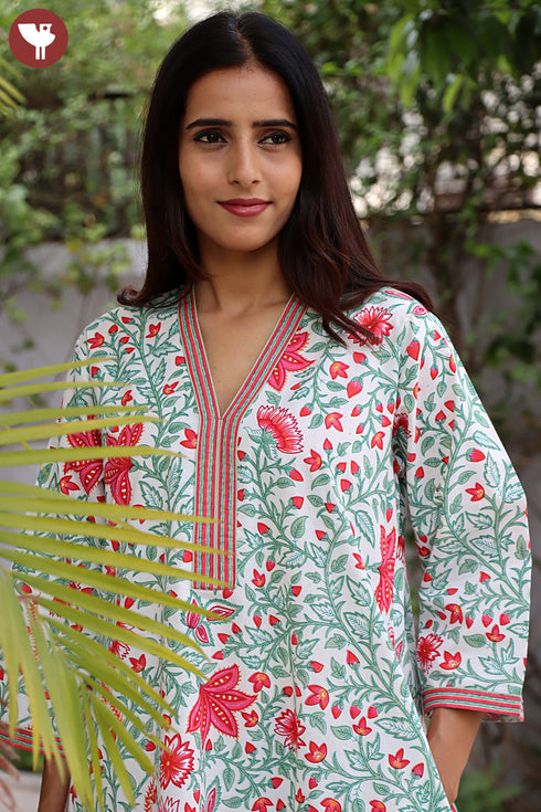 60’s Cotton V-Neck Sleeved Kaftan In Floral Print