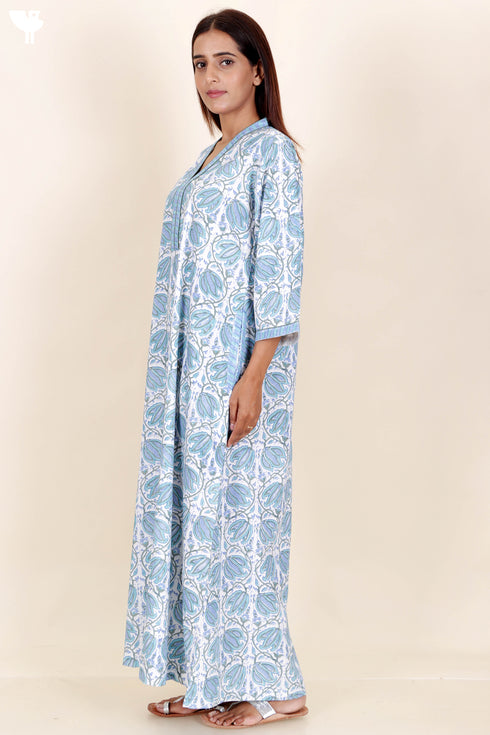Bizzy Lizzy Full Sleeved Kaftan In Floral Block Print