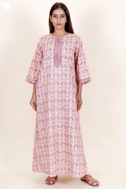 Bizzy Lizzy Full Sleeved Zip Kaftan In Floral Block Print
