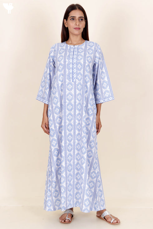Bizzy Lizzy Full Sleeved Zip Kaftan In Block Print