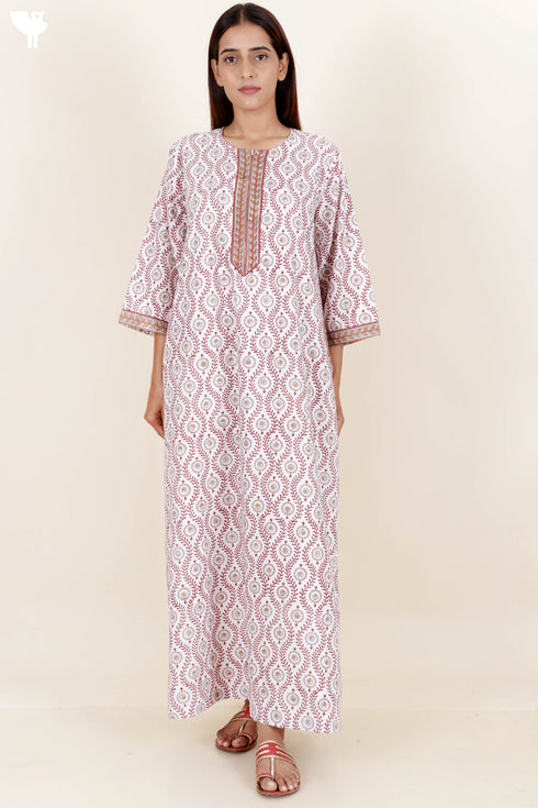 Bizzy Lizzy Full Sleeved Zip Kaftan In Floral Block Print