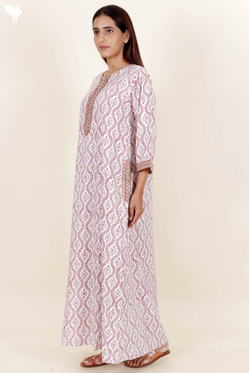 Bizzy Lizzy Full Sleeved Zip Kaftan In Floral Block Print