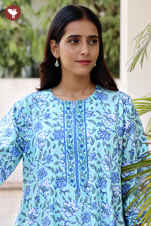 Bizzy Lizzy Full Sleeved Zip Kaftan In Floral Block Print