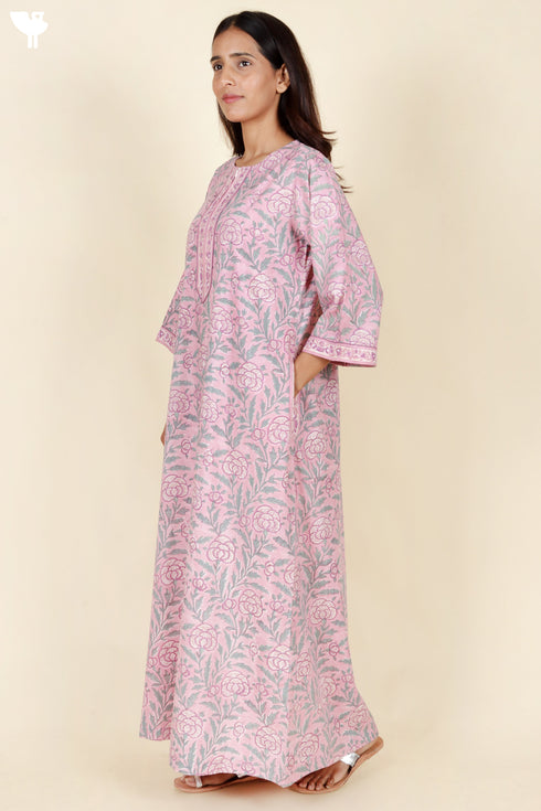 Bizzy Lizzy Full Sleeved Zip Kaftan In Floral Block Print