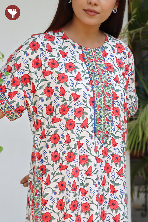 Bizzy Lizzy Front Zipper Kaftan in Floral Print