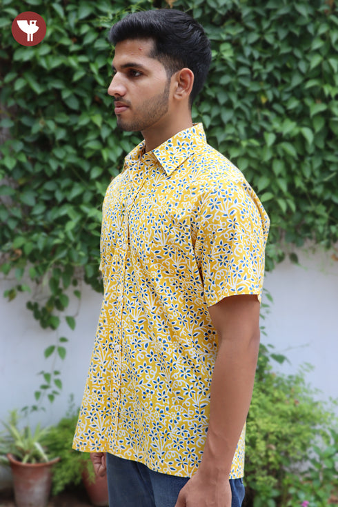 Regular Fit Cambric Cotton Men’s Half Sleeved Shirt in Floral Block Print