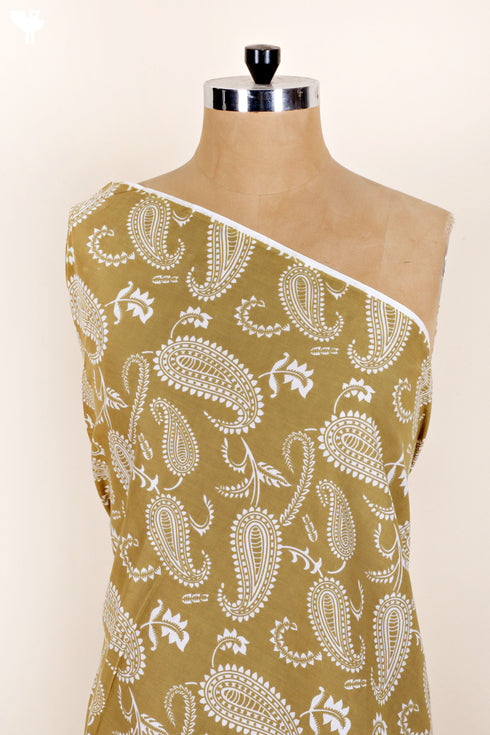 Cambric Cotton In Paisley Print