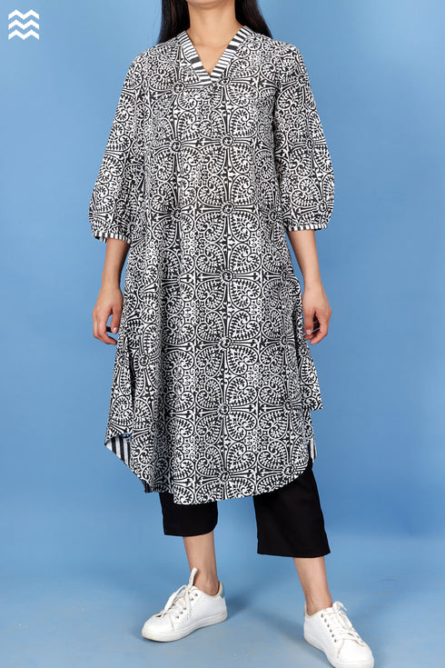 Cotton Slub Classic V-neck Top In Floral Block Print